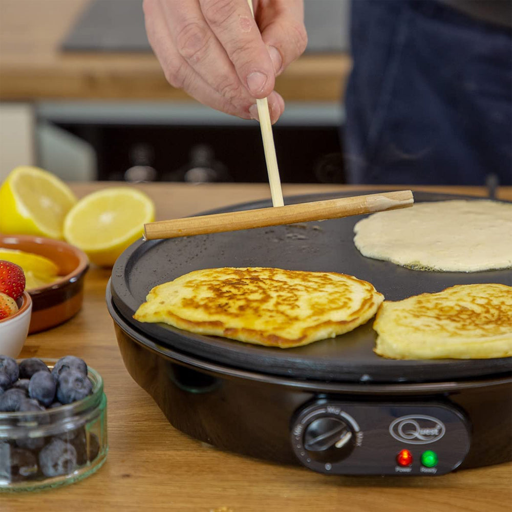 Quest Non Stick Crepe / Pancake / Flatbread Maker 1000W with Wooden Spatula | 35540