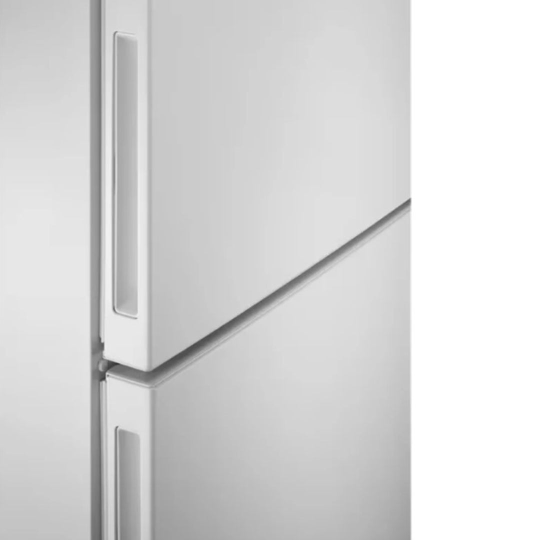 Electrolux 186cm 60/40 Frost Free Freestanding Fridge Freezer - White | LNT5ME32W1