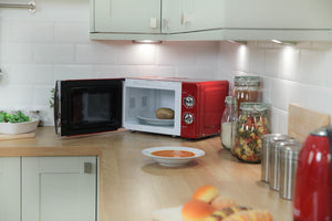 RUSSELL HOBBS 17 Litre 700W  MICROWAVE RED | RHMM701R