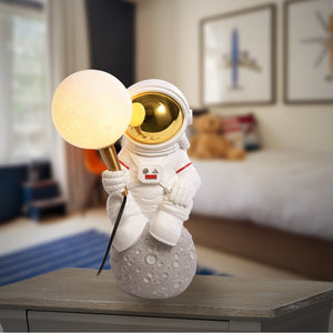 Tara Lane Astronaut on the Moon USB Table Lamp | TL6708