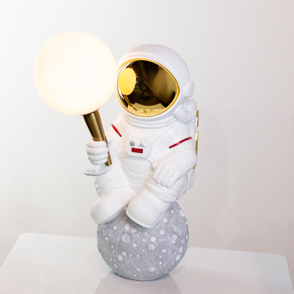 Tara Lane Astronaut on the Moon USB Table Lamp | TL6708