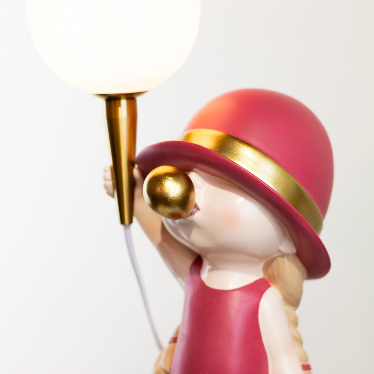 Tara Lane Bubblegum Girl USB Table Lamp | TL6710