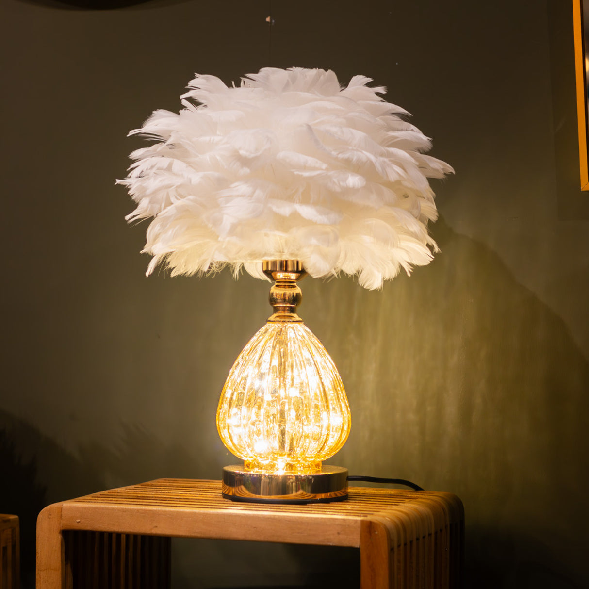 Tara Lane Raya LED Base Feather Lamp 40cm - White | TL6732