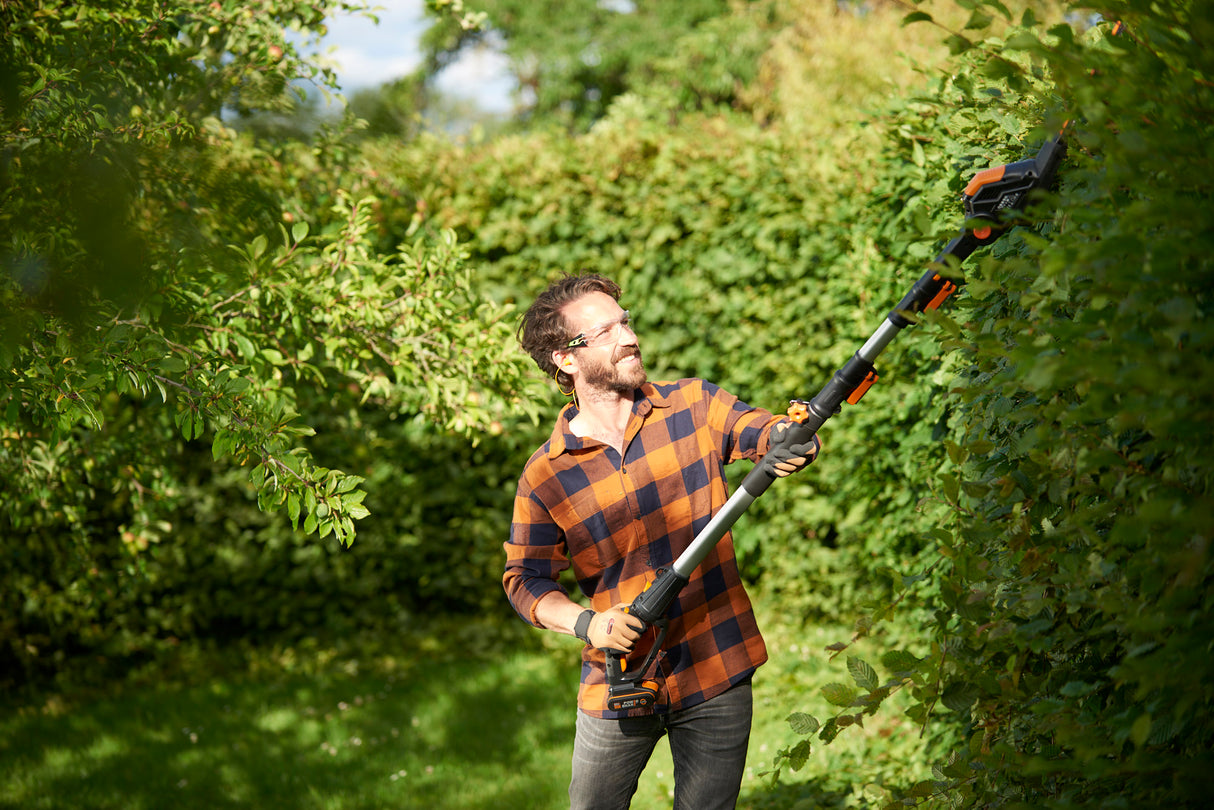 Worx Powershare 20V Cordless Pole Hedge Trimmer 45cm with 2.0ah Battery | WG252E