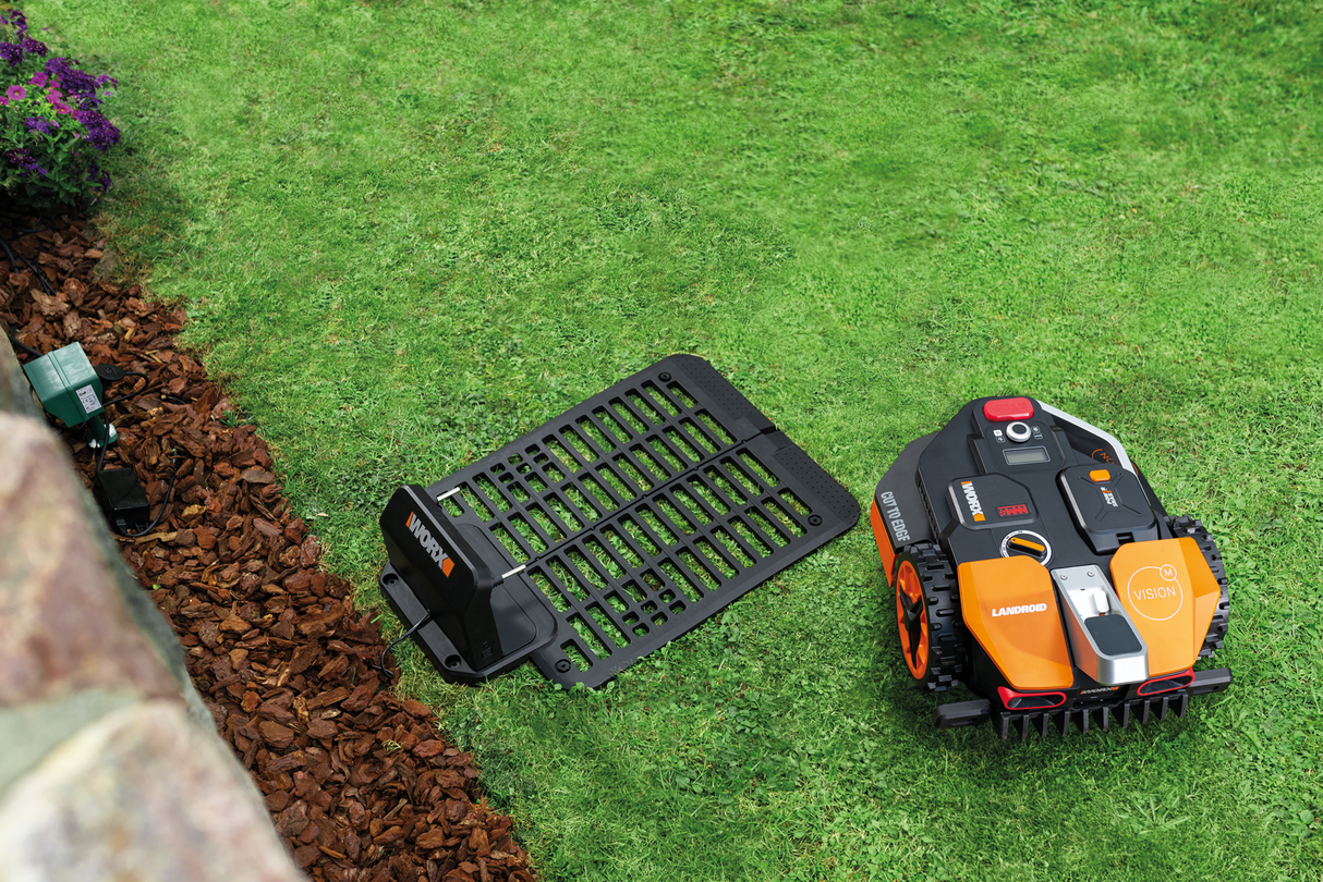 Worx Landroid Vision Guided Robotic Robot Lawn Mower M600 600m2 | WR206E